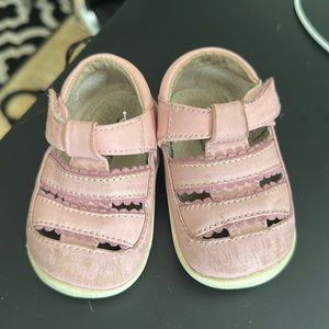 🐥 See Kai Run sandals